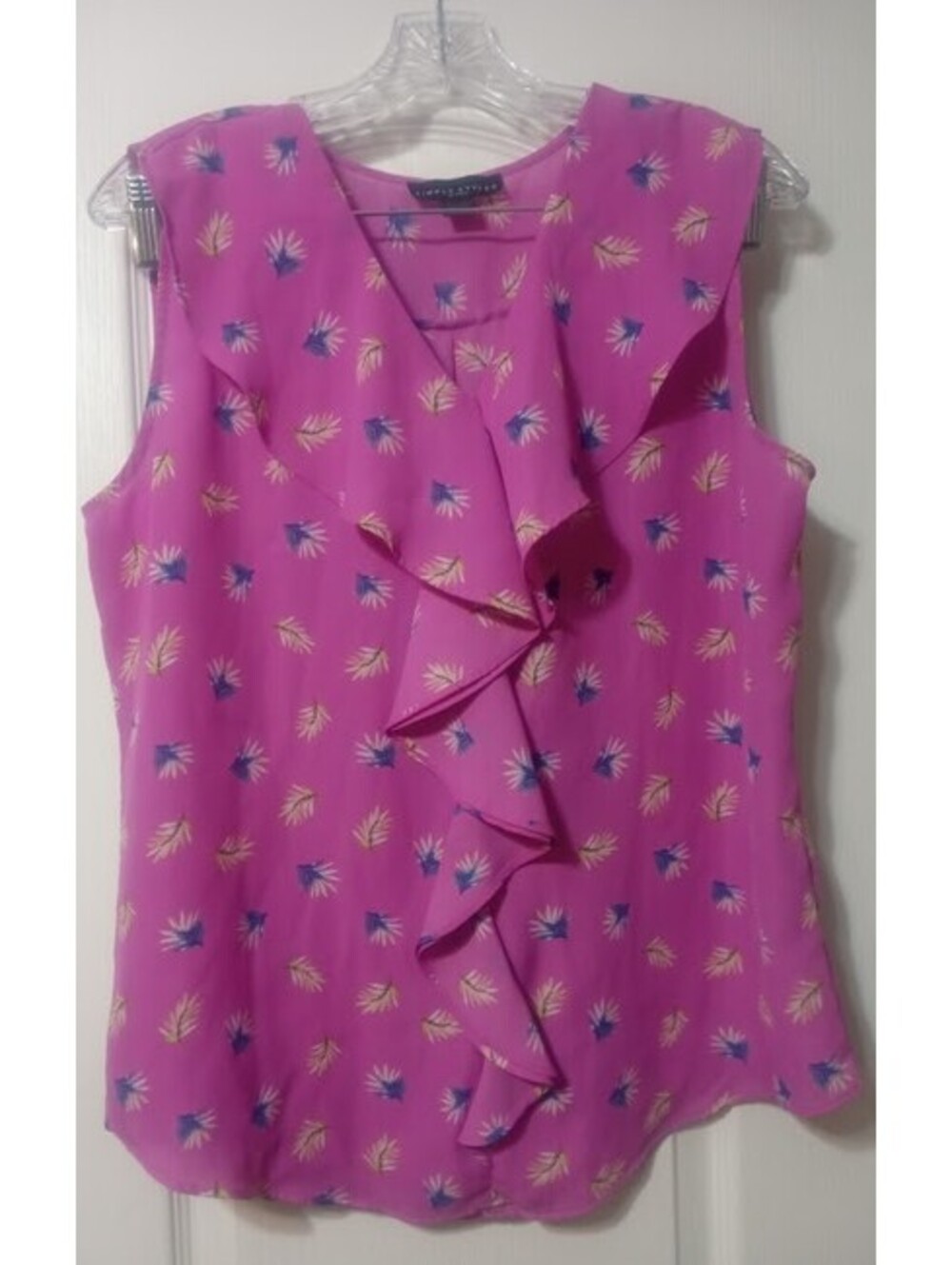 Simply Styled by Sears Pink Floral Ruffle‑Front Tank Size Large